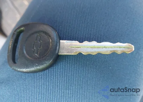 2002 Chevrolet Silverado 1500 из США, поврежденный, VIN 1GCEK14V72Z112160